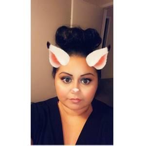 Meet your Posher, Claudia